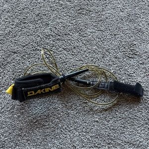 Dakine surfboard leash